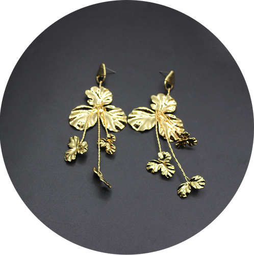 Pendientes Largos Hojas Doradas