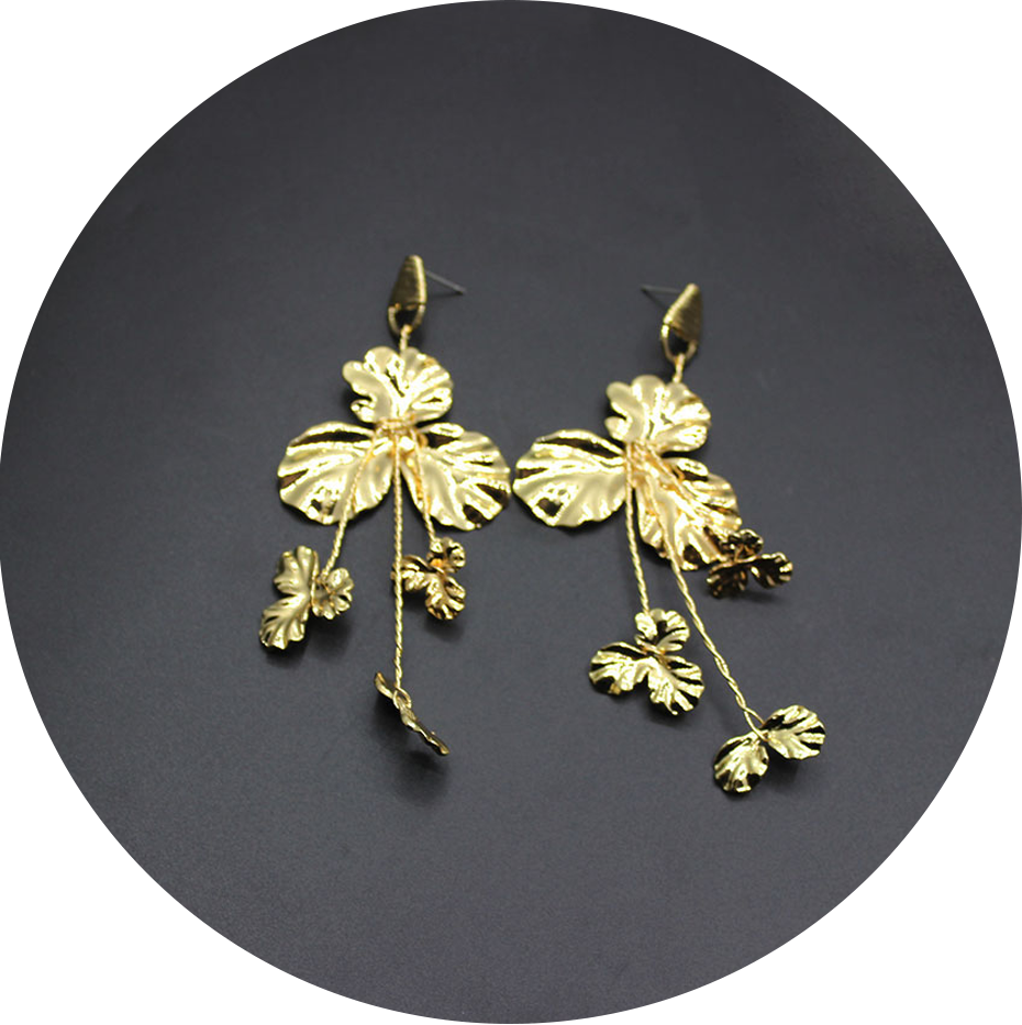 Pendientes Largos Hojas Doradas