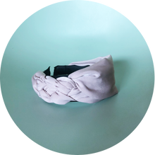 Load image into Gallery viewer, Diadema trenzada color nude grisaceo