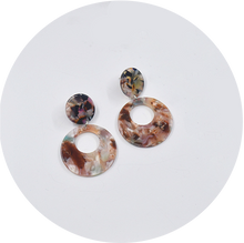 Load image into Gallery viewer, Pendientes Aros Carey Marrones