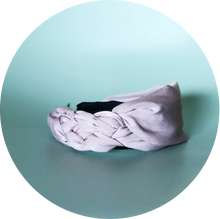 Load image into Gallery viewer, Diadema trenzada color nude grisaceo