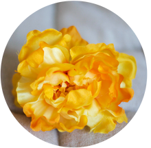Load image into Gallery viewer, Medium Peonia amarilla