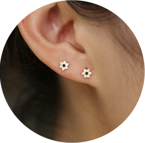 Mini Pendientes pegados Flor