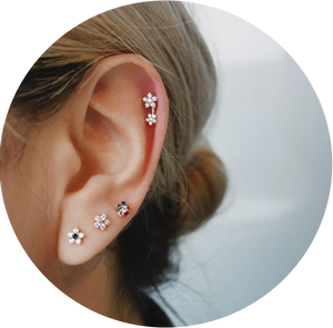 Mini Pendientes pegados Flor