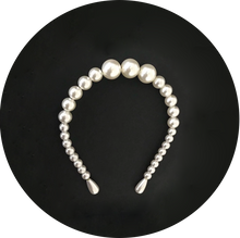 Load image into Gallery viewer, Diadema de perlas blancas